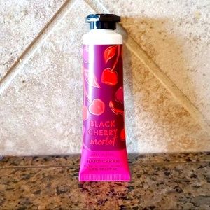 BATH BODY WORKS BLACK CHERRY MERLOT HAND CREAM